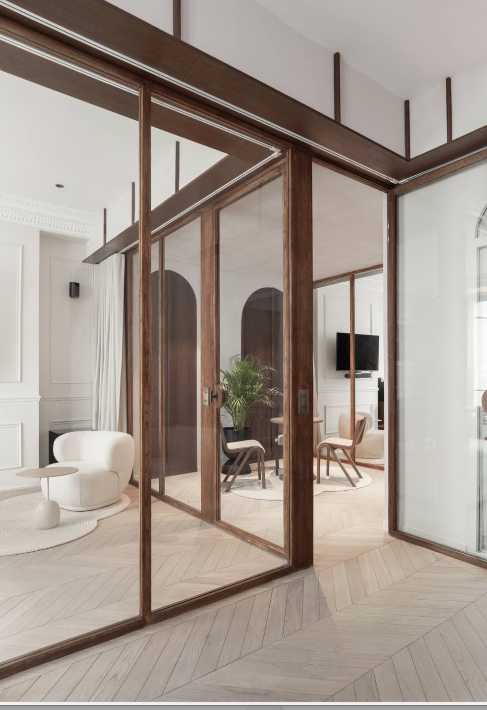 Verrière noyer — vue vers bureau et salon